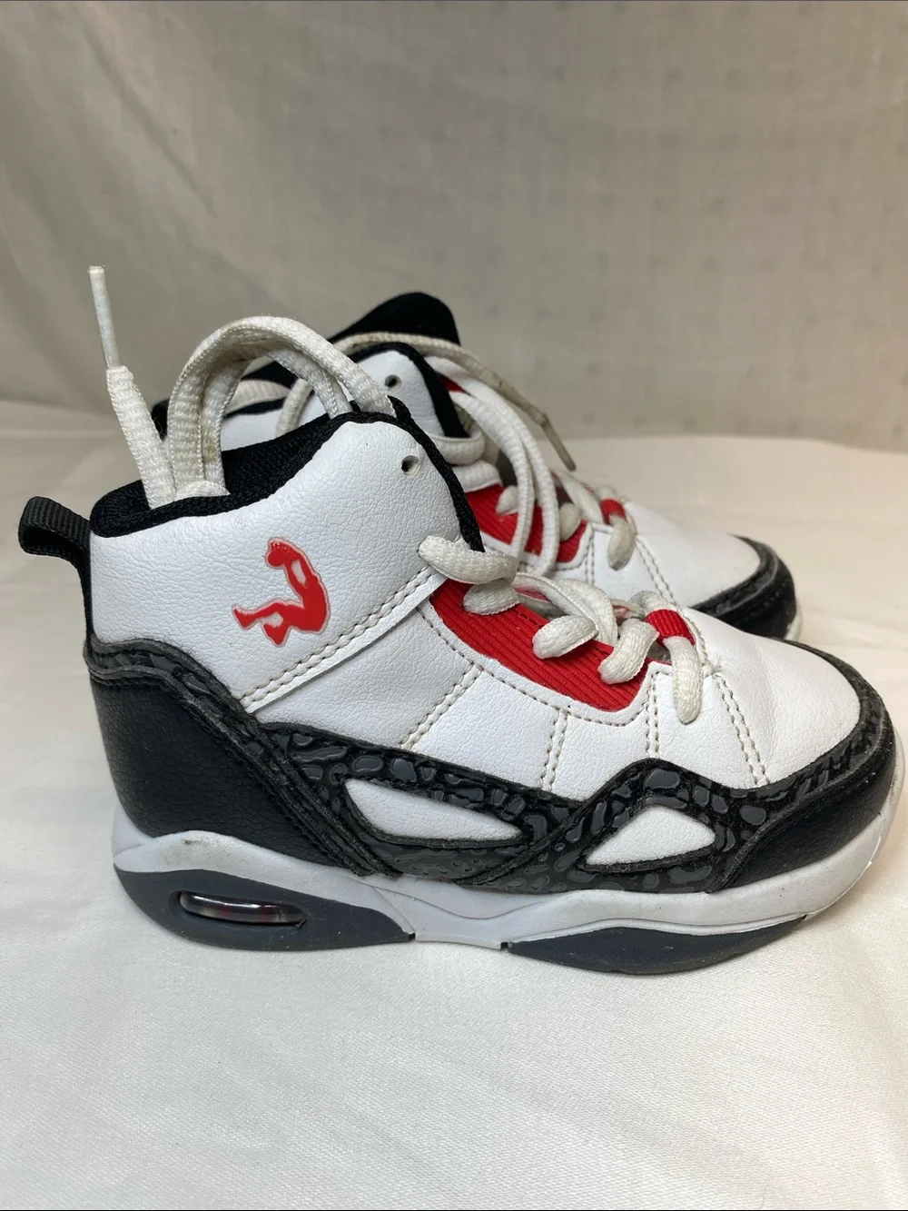 Shaq Whistle White Youth Basketball Shoes/ Sneakers Kids Size 8